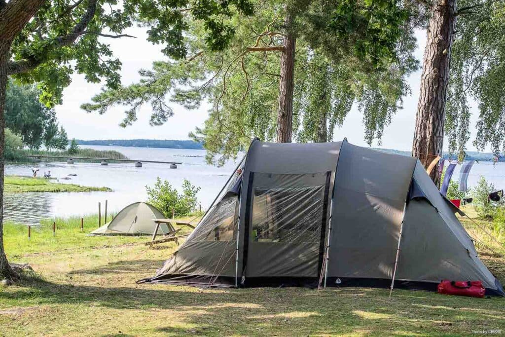 Komfortabler Camping Mariestad mit Plätzen für jede Campingart.
