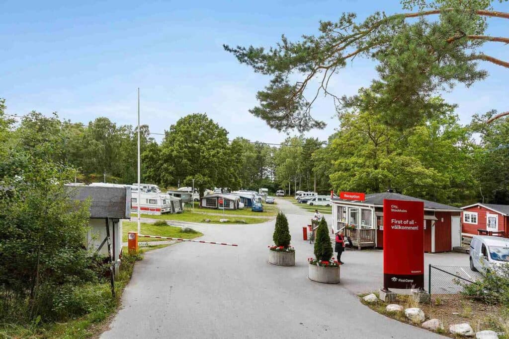 Camping Stockholm mit Wohnmobilstellplätzen inmitten der Natur