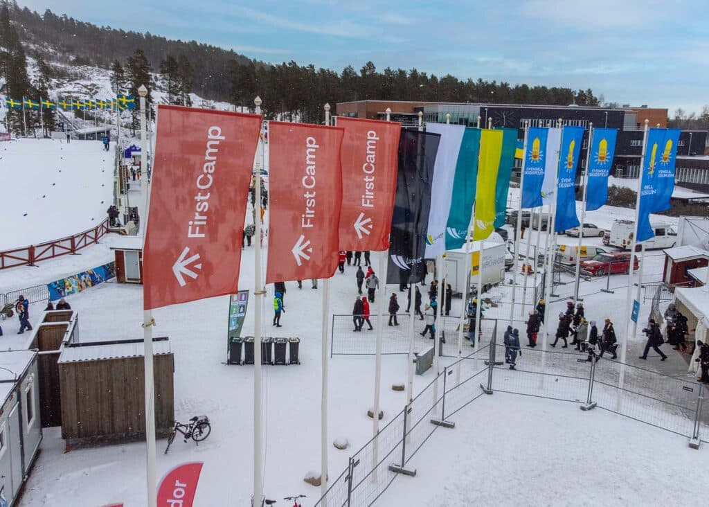 Snöklädd campingplats på First Camp Lugnet Falun
