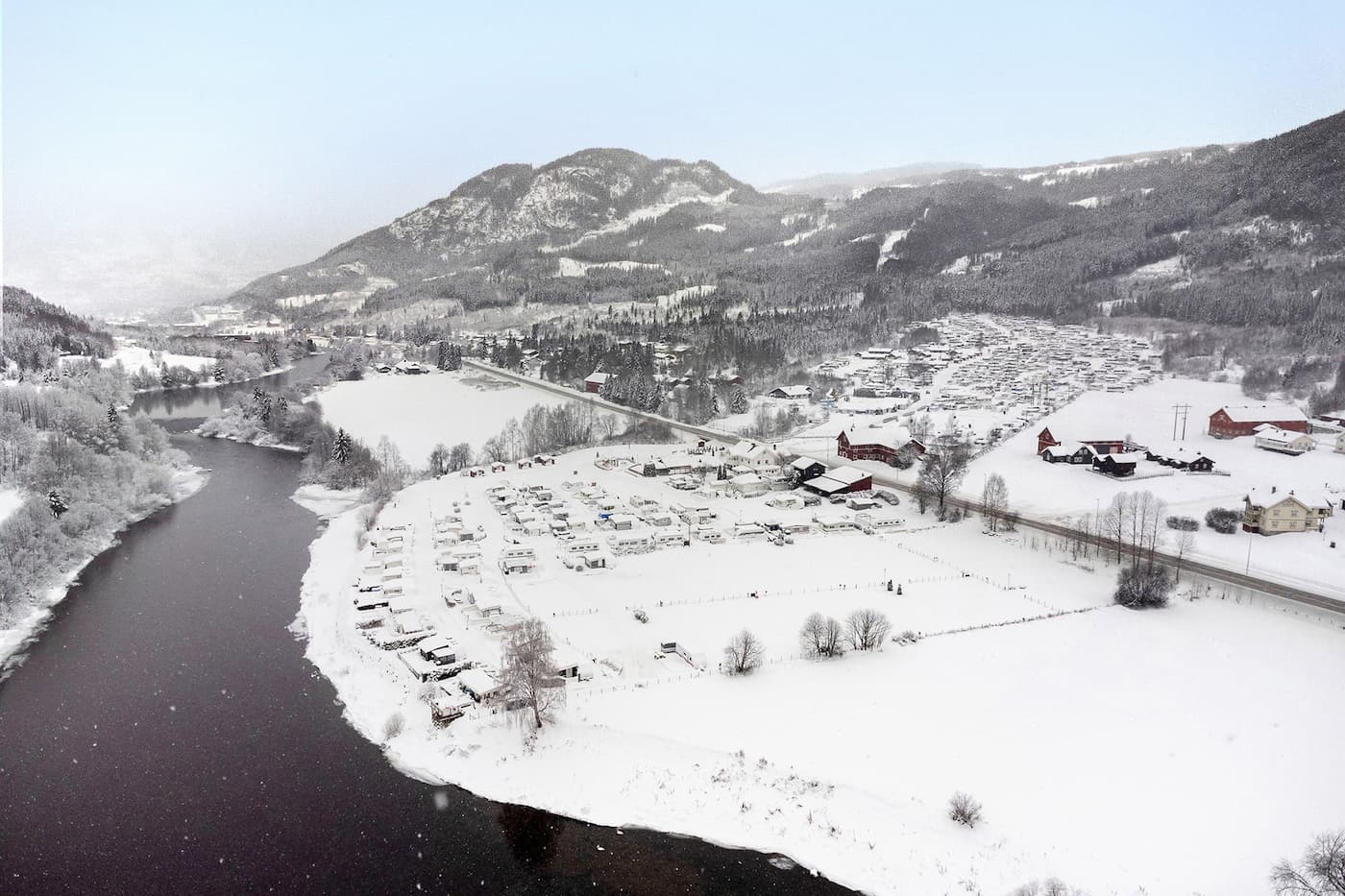 Hallingdalselven med camping Gol Hallingdal