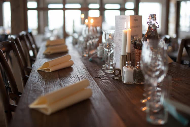 Lebensmittelgeschäft First Camp