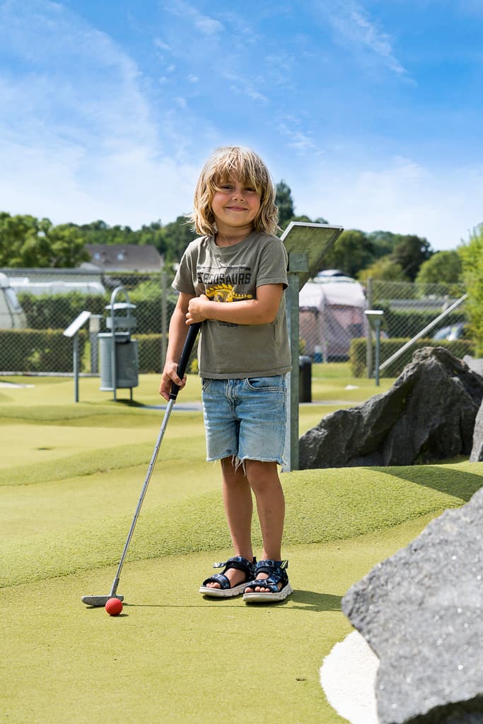 First Camp Böjden Strand - Fyn Camping barn minigolf