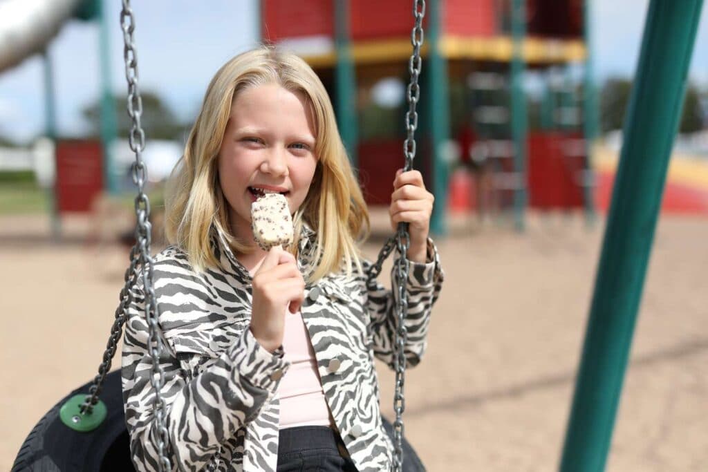Hagön camping, barn som äter glass