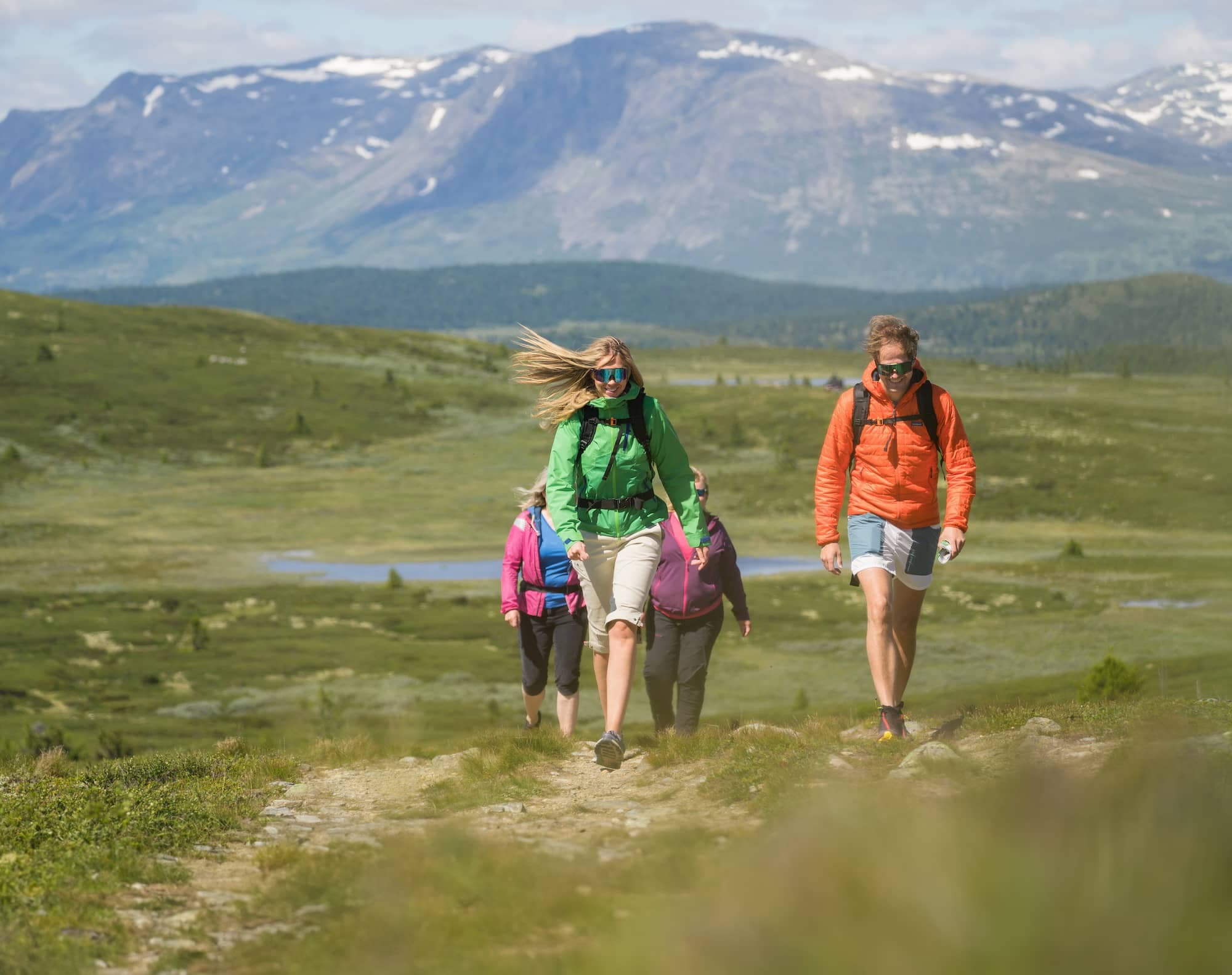 Panoramastraße über das Hochgebirge Valdresflye bei Beitostølen mit weiter Aussicht