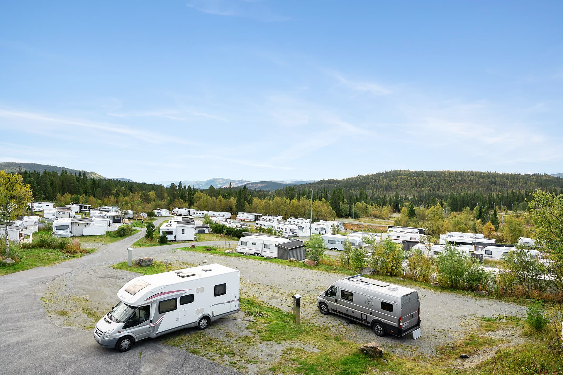 Großzügige Wohnmobilstellplätze bei First Camp Beitostølen nahe Wanderwegen