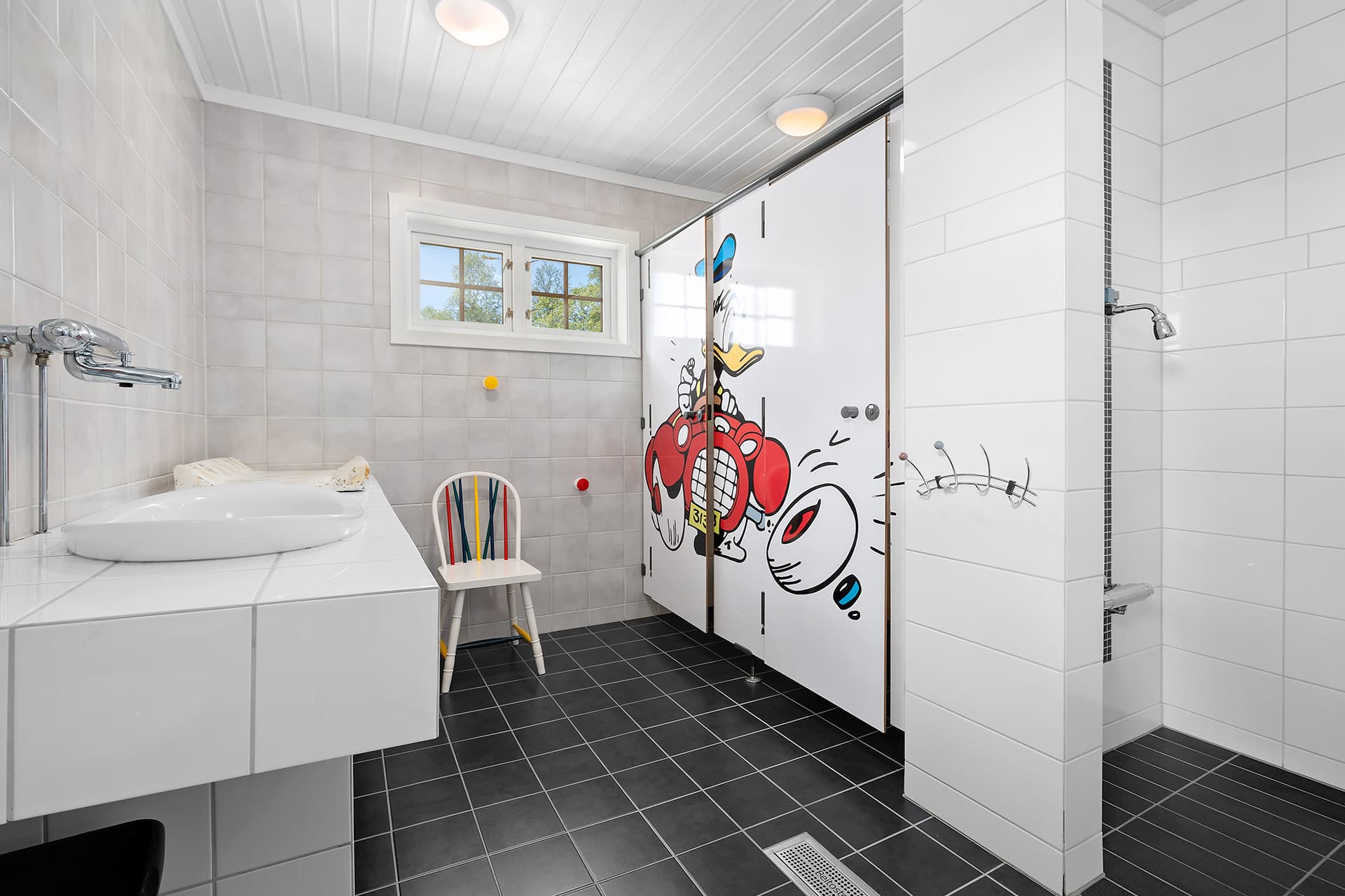 Servicegebäude auf dem Campingplatz in Beitostølen mit Küche und Dusche