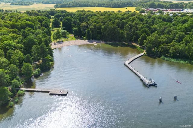 Drönarbild över vattnet på Västerås Mälaren