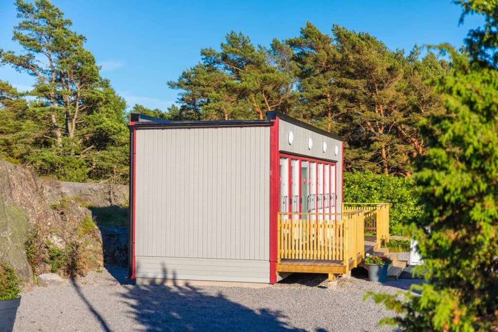 Ett av servicehusen på campingen City Strömstad