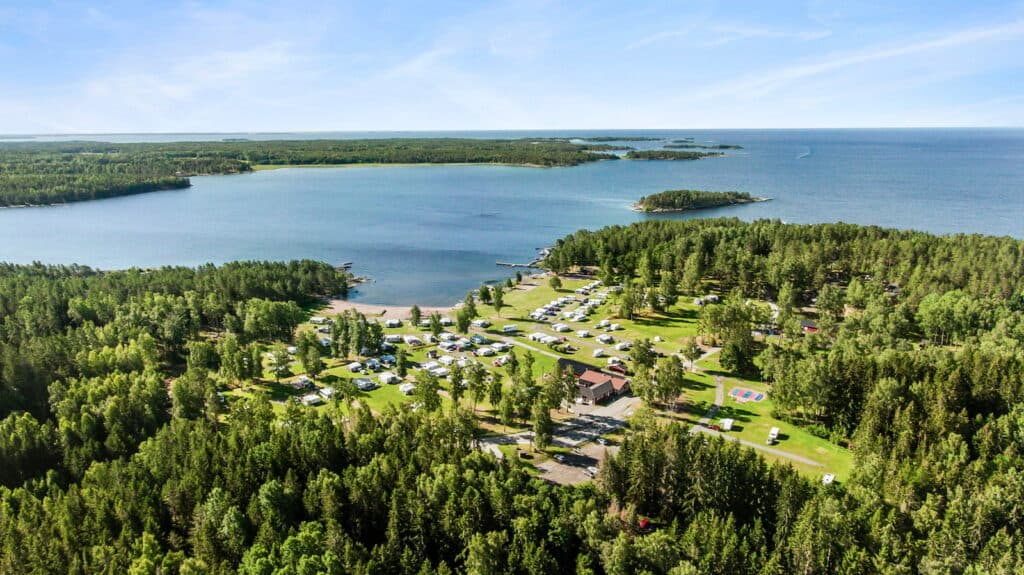 Campingområdet drönarbild på First Camp Duse Udde - Säffle