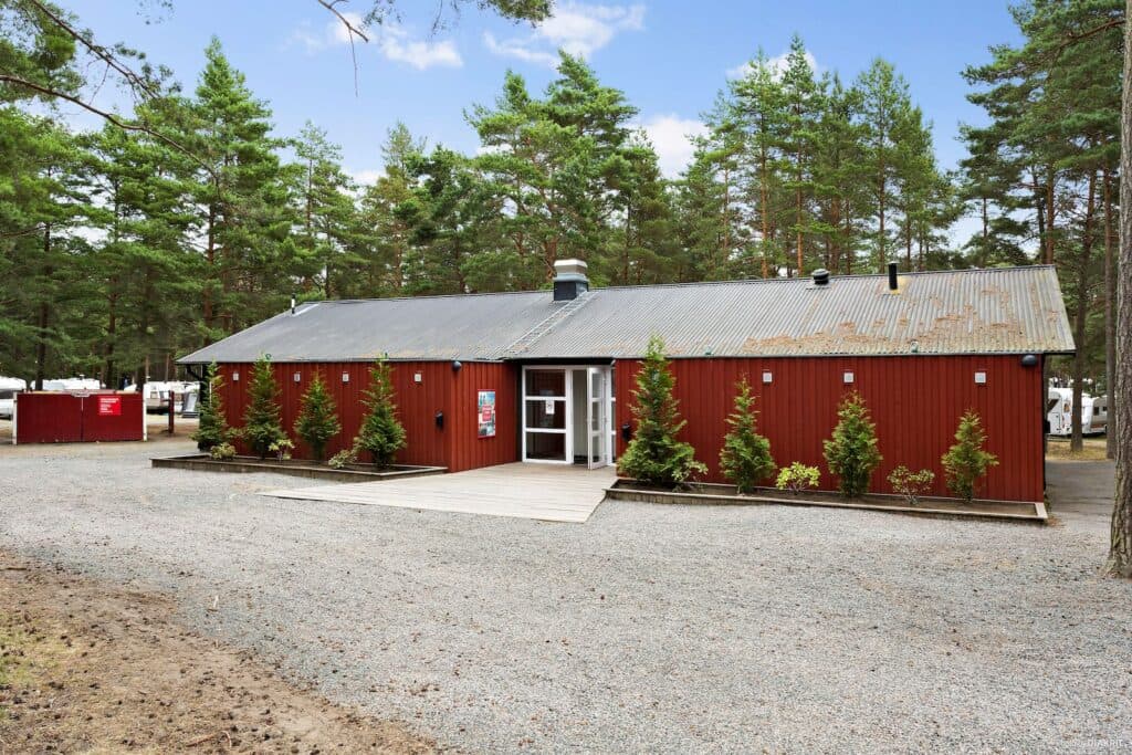 Servicegebäude mit Dusche und Küche auf dem Campingplatz in Åhus