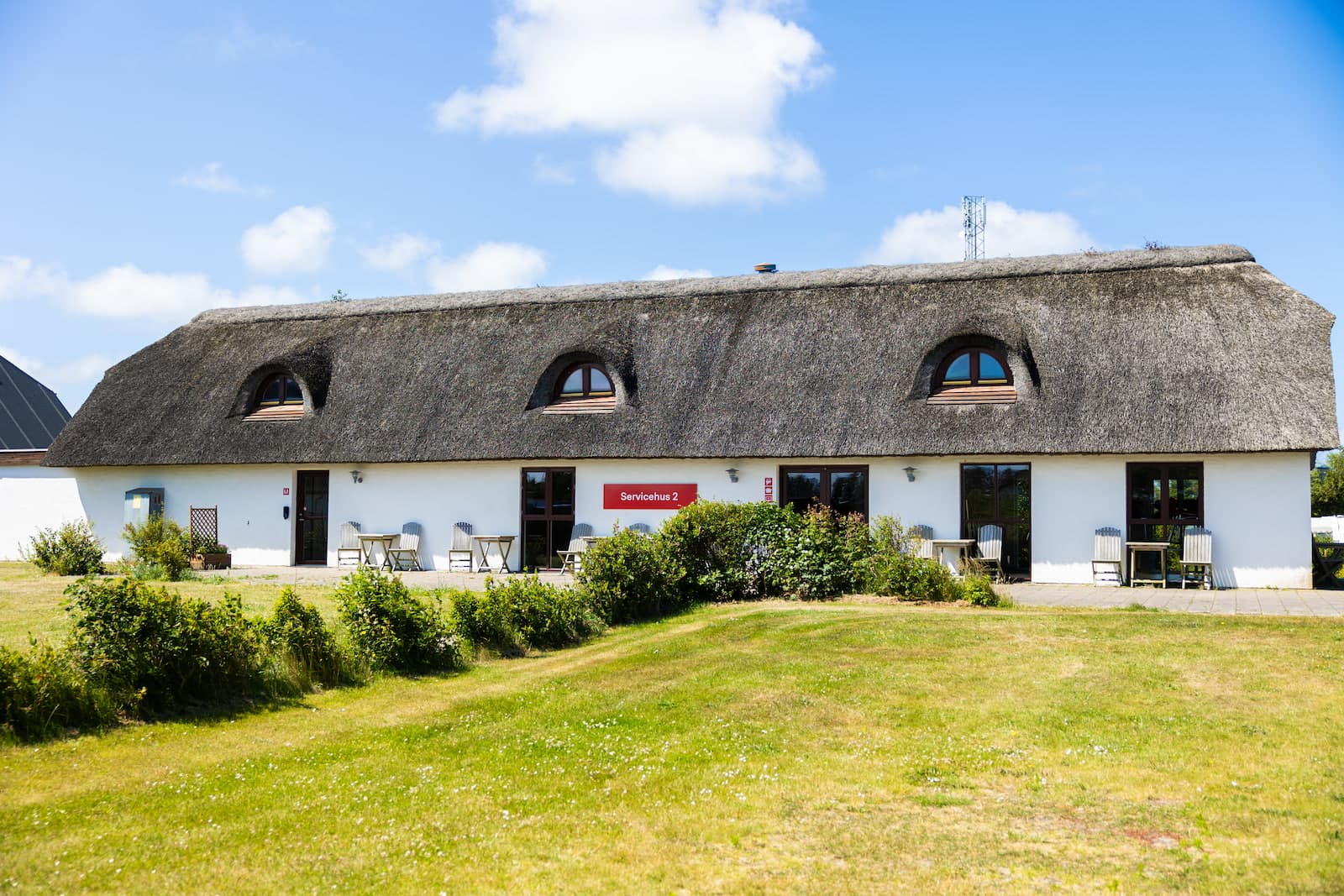 Servicegebäude mit Hundedusche auf First Camp Klim Strand