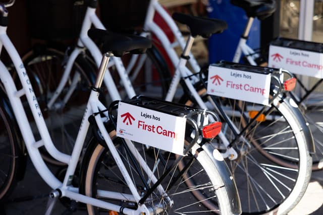 Hyr cykel på campingplatsen