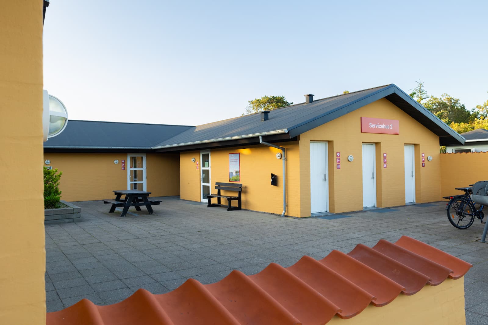 Servicegebäude mit Duschen und Küche auf dem Campingplatz in Skagen