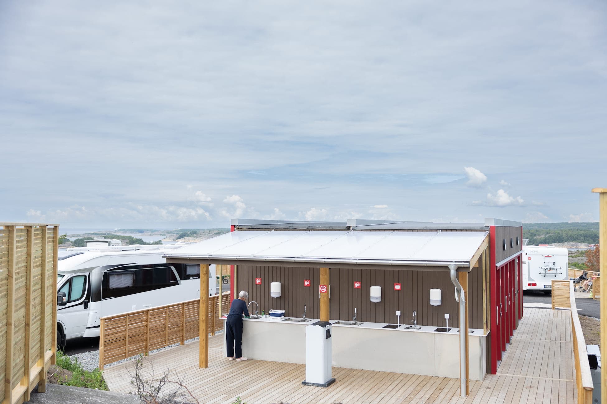 Servicegebäude mit Dusche und WC auf dem Campingplatz in Strömstad