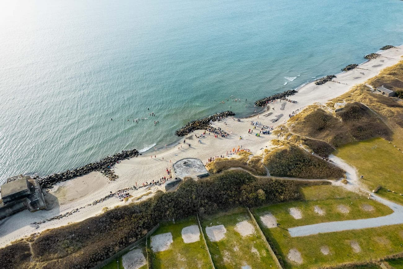 Camping Jütland: Der Campingplatz Grenen Strand in Skagen bietet eine unschlagbare Lage direkt am einzigartigen Sandstrand. Ideal für Familien und Naturliebhaber.