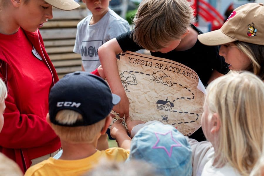 barnklubb med yessi skattjakt