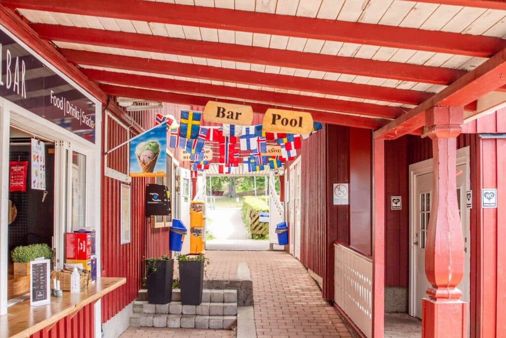 På campingen Sommarvik - Årjäng finns restaurang och poolbar