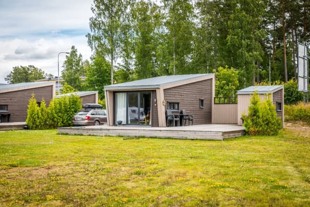 Exteriör för Brostuga på Herrgårdsliv i Värmland.