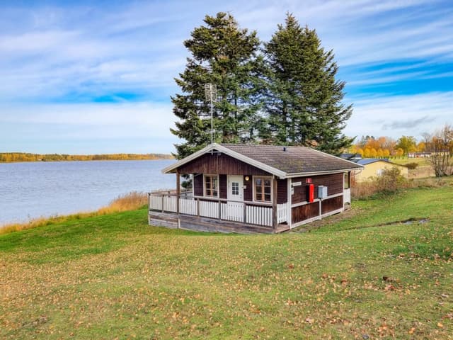 Exteriör för Sjövillan - en stuga på Herrgårdsliv i Värmland.