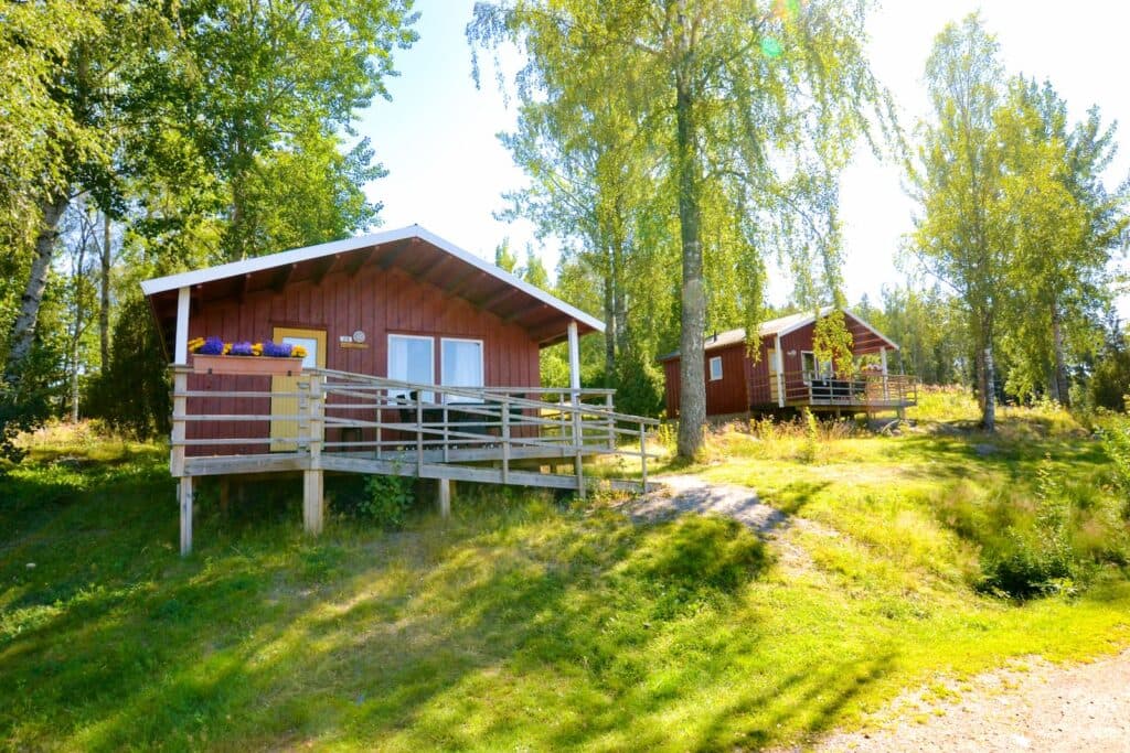 Exteriör för stugan Rovfåglarna på Sommarvik.