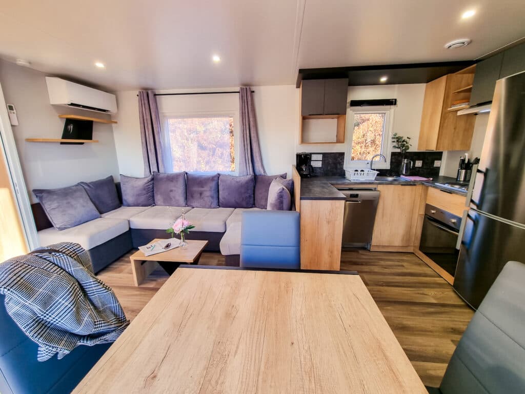 Översikt i Villavagn Solbacken, en stuga på Sommarvik.